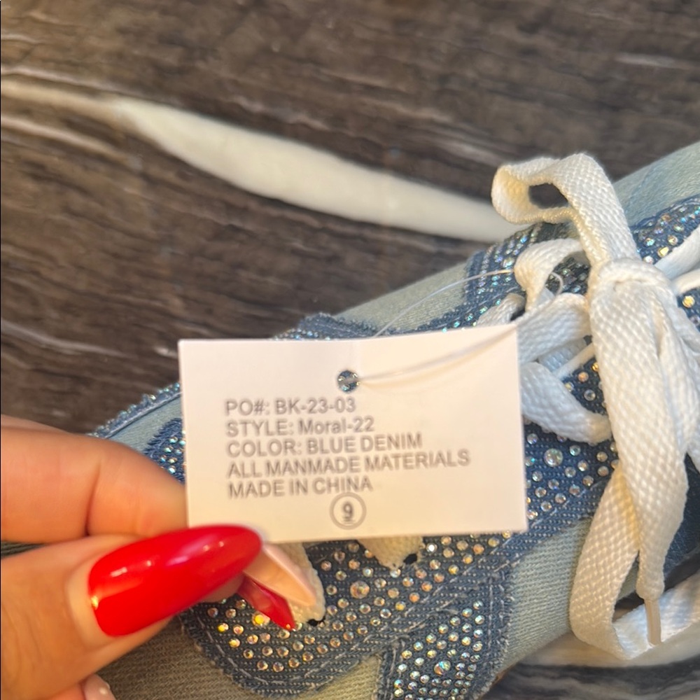 Stylish Blue Athletic Shoes with Rhinestone Accents - Picture 17 of 17